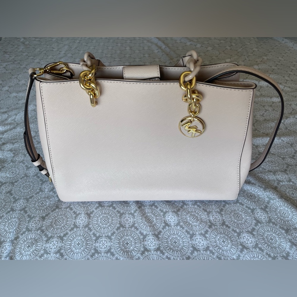 Authentic MICHAEL KORS Handbag with Chunky Chain and Leather Shoulder Strap